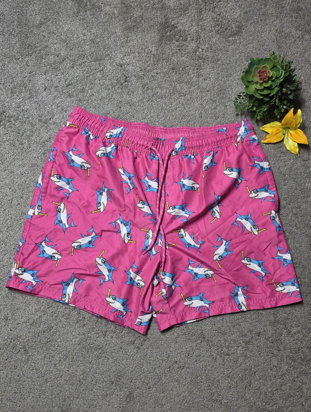 Snorkeling Shark Swim Trunks Pink No Boundaries Men's Size L 36 - 28